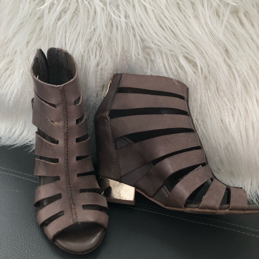 BCBG Shoes !